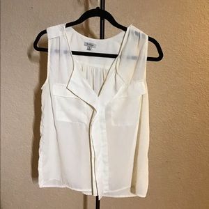 Sleeveless blouse